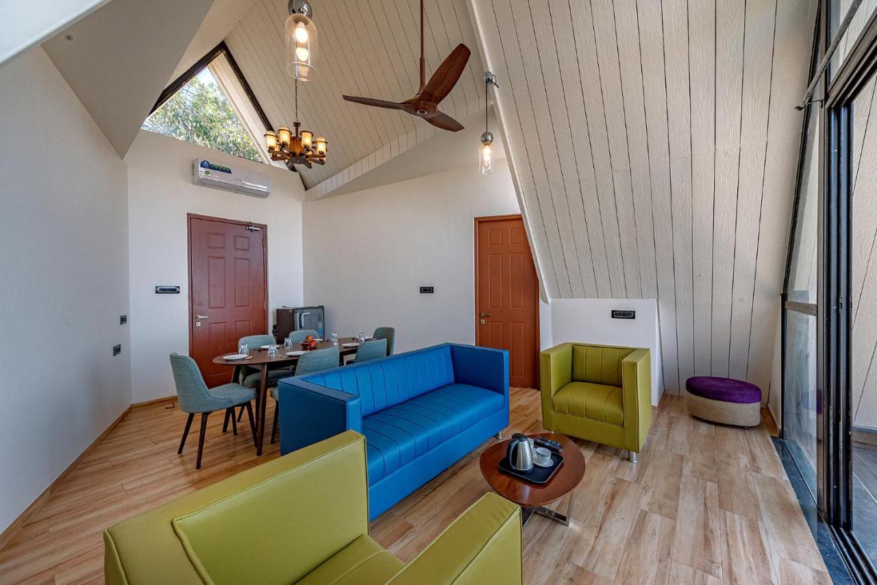 Saffronstays Harrier Crest, Lonavala - A Frame Villa With Bathtub Serving Delicious Veg Food المظهر الخارجي الصورة